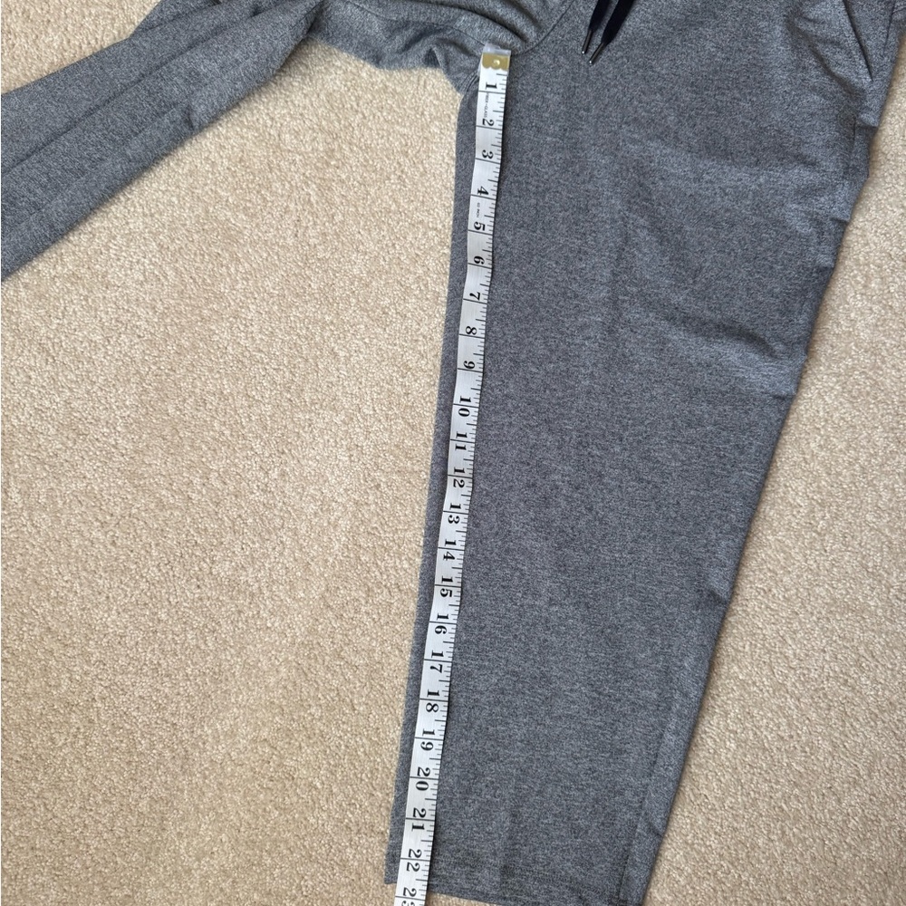NWT Tek Gear Gray Capri Sweatpants Relaxed Fit Gray Size Small - Picture 6 of 7